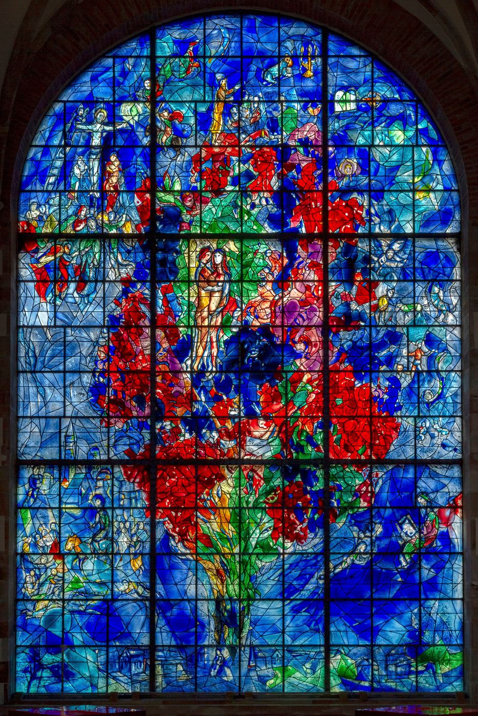 Le vitrail La Paix ou Arbre de Vie de Marc Chagall, chapelle des Cordeliers, Sarrebourg