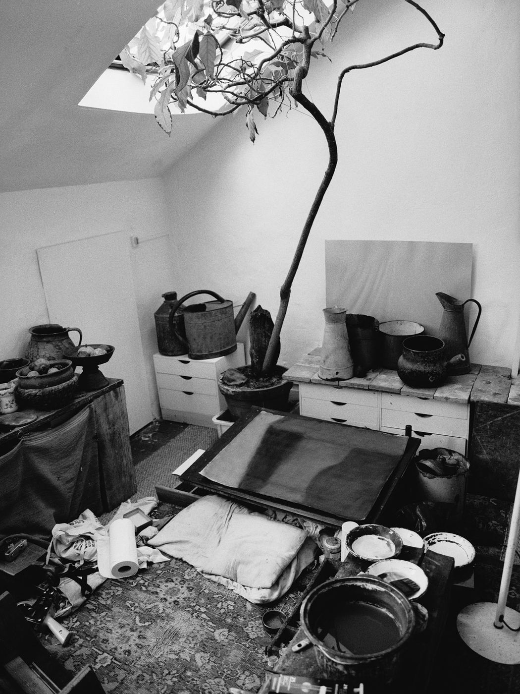 Atelier, rue Mouffetard, Paris, 2005, 40×30 cm